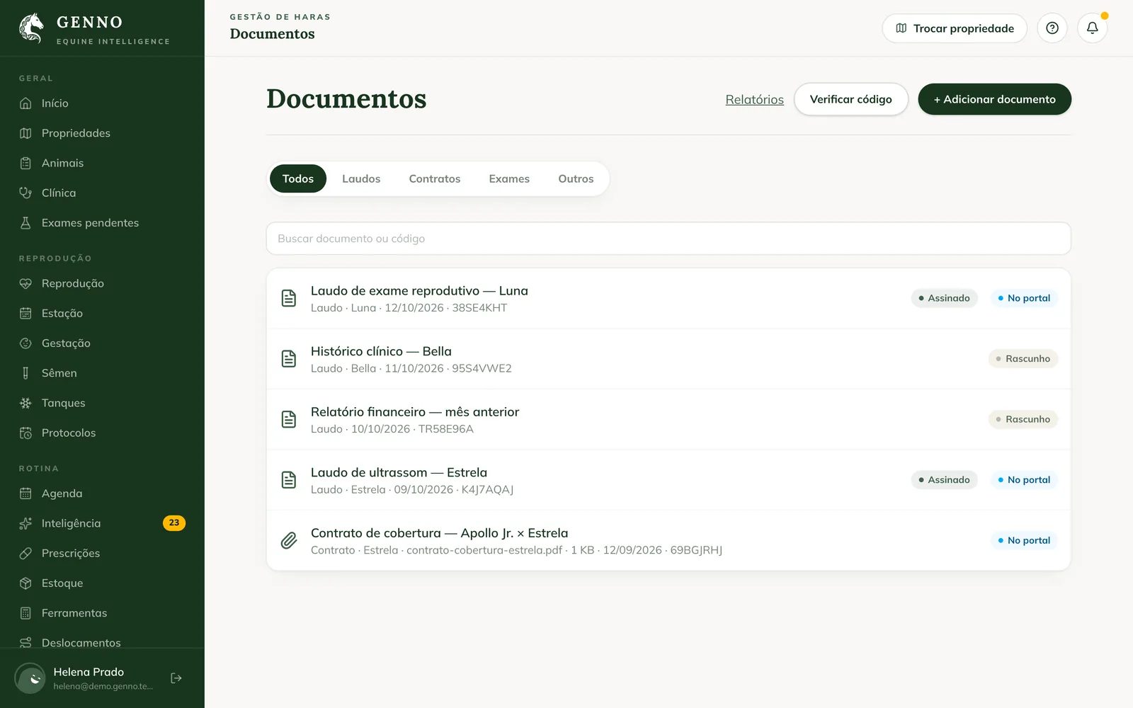 Página Documentos na web, com as abas Todos, Laudos, Contratos, Exames e Outros, a busca e a lista com as etiquetas Assinado, Rascunho e No portal