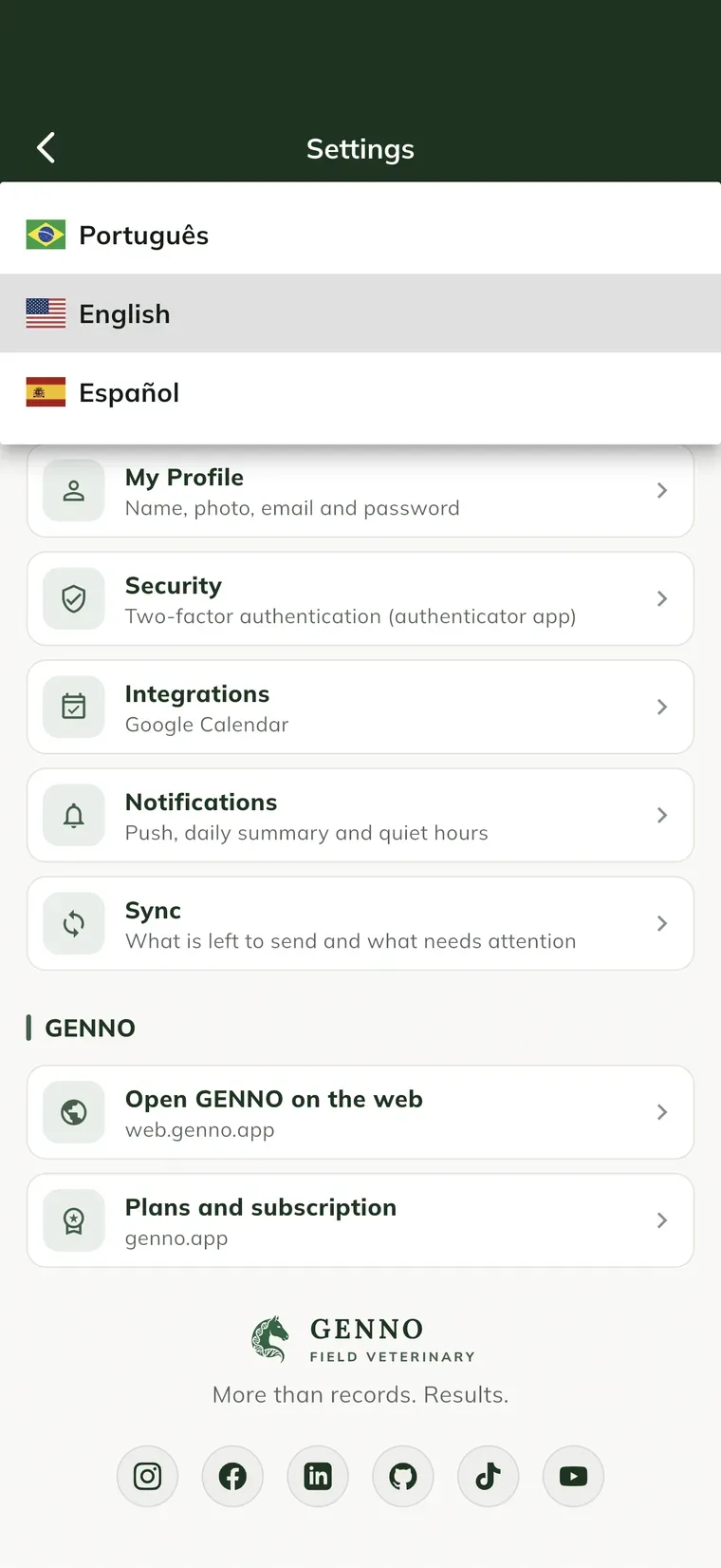 App language list in the app Settings, with Português, English and Español