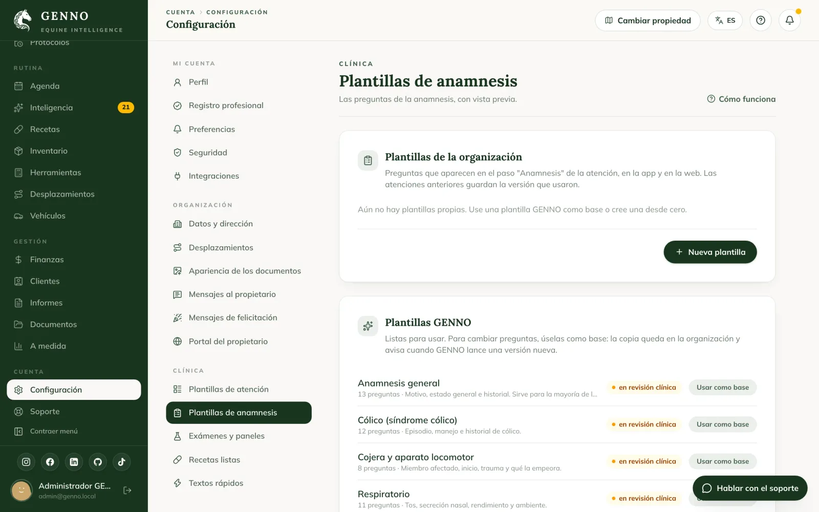 Plantillas de anamnesis en la Configuración de la web, con las plantillas de la organización y las plantillas GENNO con el botón Usar como base