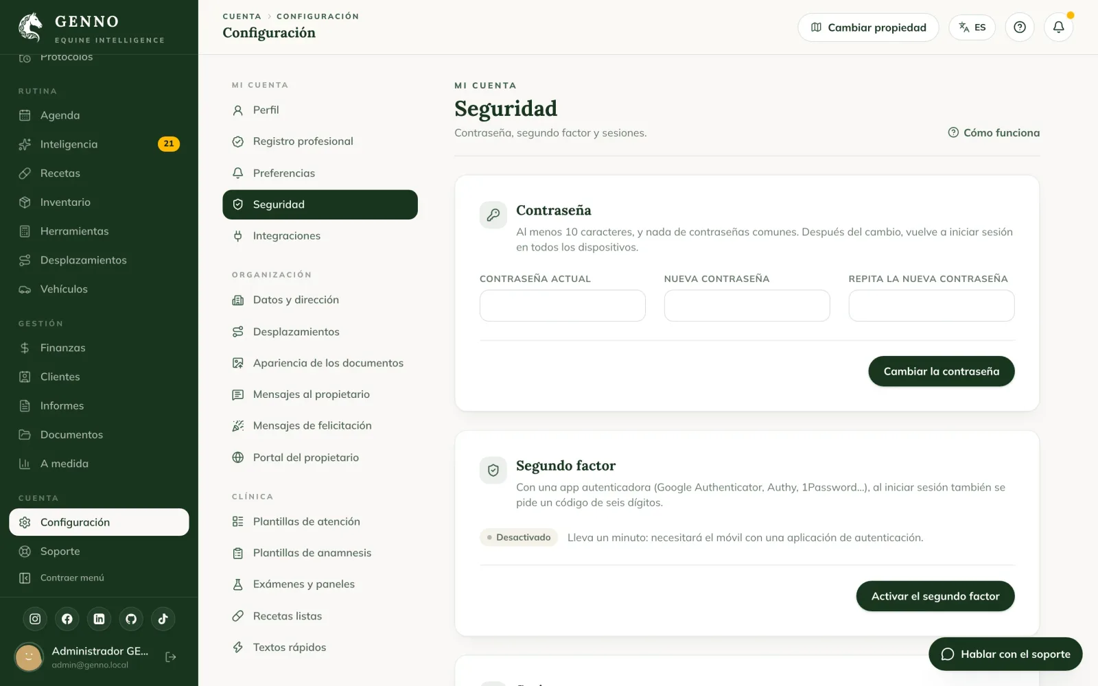 Tarjeta Segundo factor en la Configuración de la web, con los tres pasos: instalar la aplicación, escanear el QR o copiar la clave e introducir el código de seis dígitos