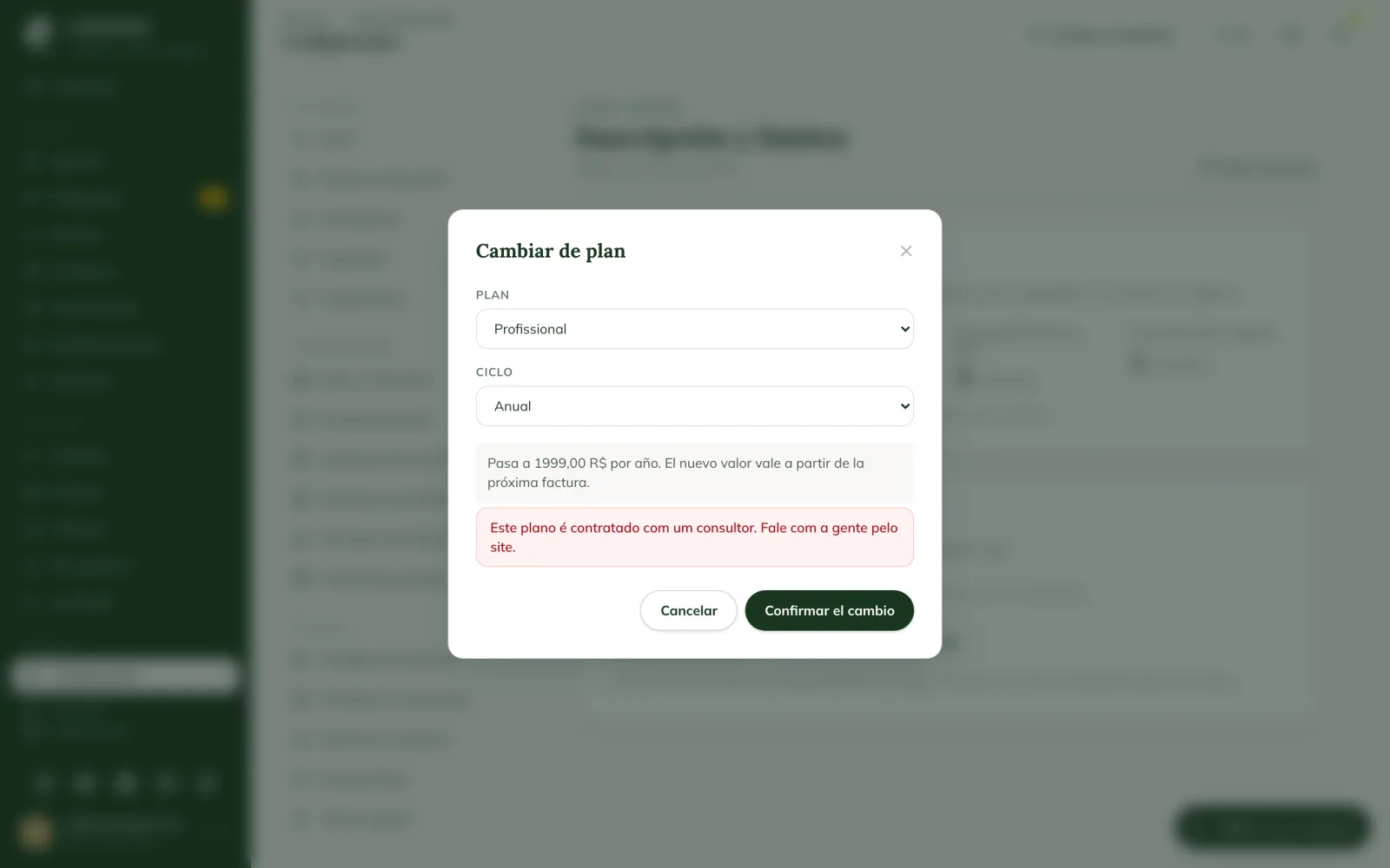 Ventana Cambiar de plan en la Configuración de la web, con el plan y el ciclo elegidos y la vista previa del nuevo importe